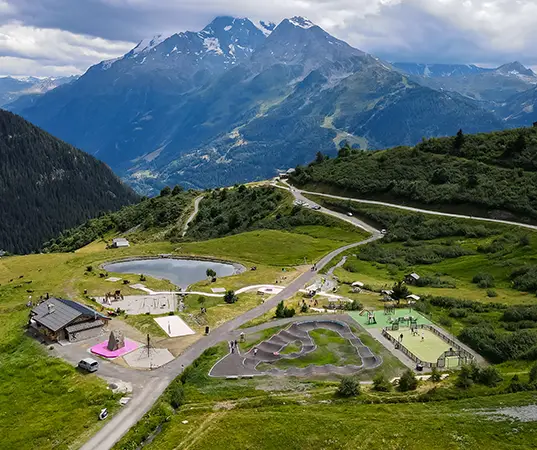 Vue aérienne du restaurant avec toutes les activités